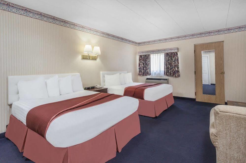 Howard Johnson By Wyndham Mystic Exterior foto